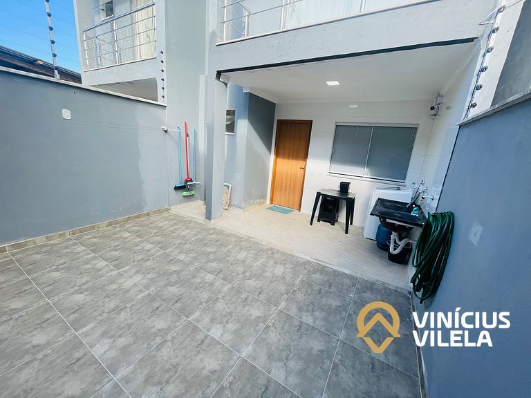 Casa Individual com 2 suítes, cozinha completa, Internet pri