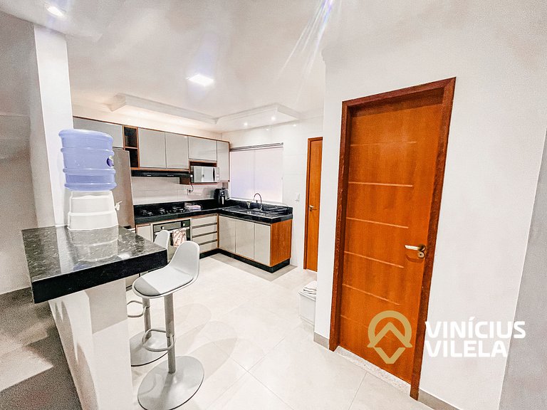 Casa Individual com 2 suítes, cozinha completa, Internet pri