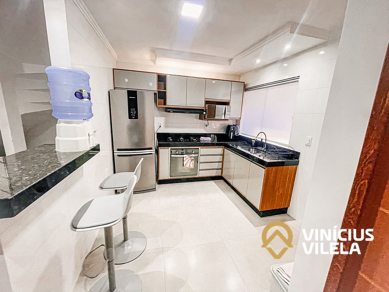Casa Individual com 2 suítes, cozinha completa, Internet pri