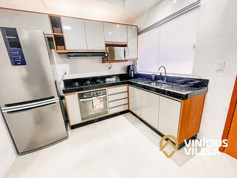 Casa Individual com 2 suítes, cozinha completa, Internet pri