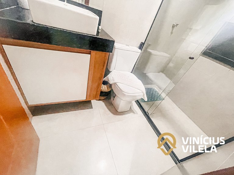 Com 3 suítes, sala climatizada e com cervejeira, acomoda até