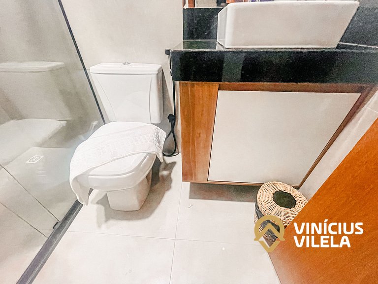 Com 3 suítes, sala climatizada e com cervejeira, acomoda até