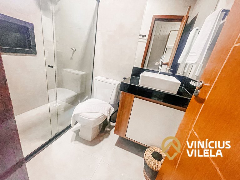 Com 3 suítes, sala climatizada e com cervejeira, acomoda até