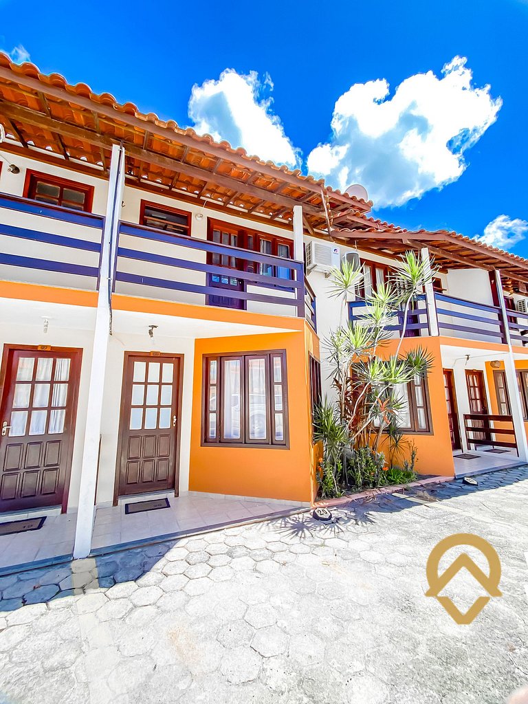 Casa com 2 suítes (ambas com ar split) e internet privativa