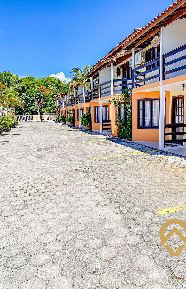 Casas com 2 suítes (ambas com ar split) e internet privativa