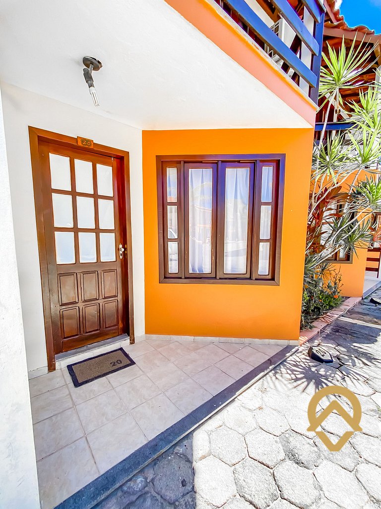 Casa com 2 suítes com ar, Net privativa 300MBPS.