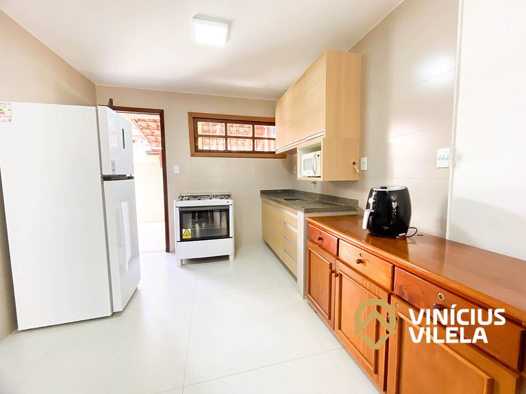 Casa toda reformada com 2 suítes (ambas com ar split) área g