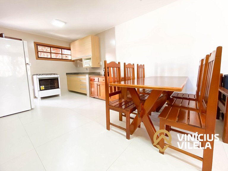 Casa toda reformada com 2 suítes (ambas com ar split) área g