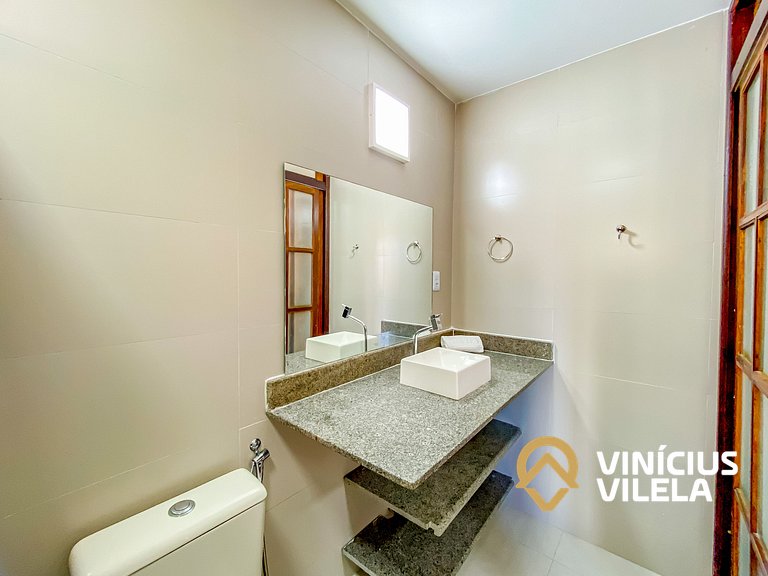 Casa toda reformada com 2 suítes (ambas com ar split) área g