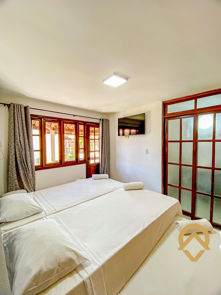 Casa toda reformada com 2 suítes (ambas com ar split) área g