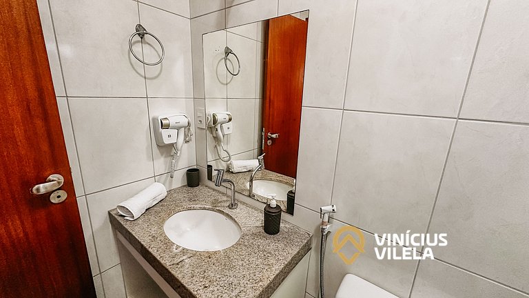 Apartamento pavimento superior com 2 quartos (todos com ar c