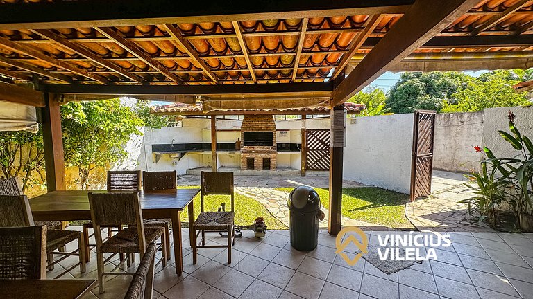 Apê pavimento superior com 3 quartos (2 com ar condicionado