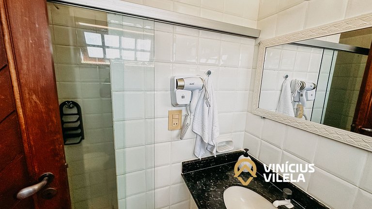 Apê pavimento superior com 3 quartos (2 com ar condicionado