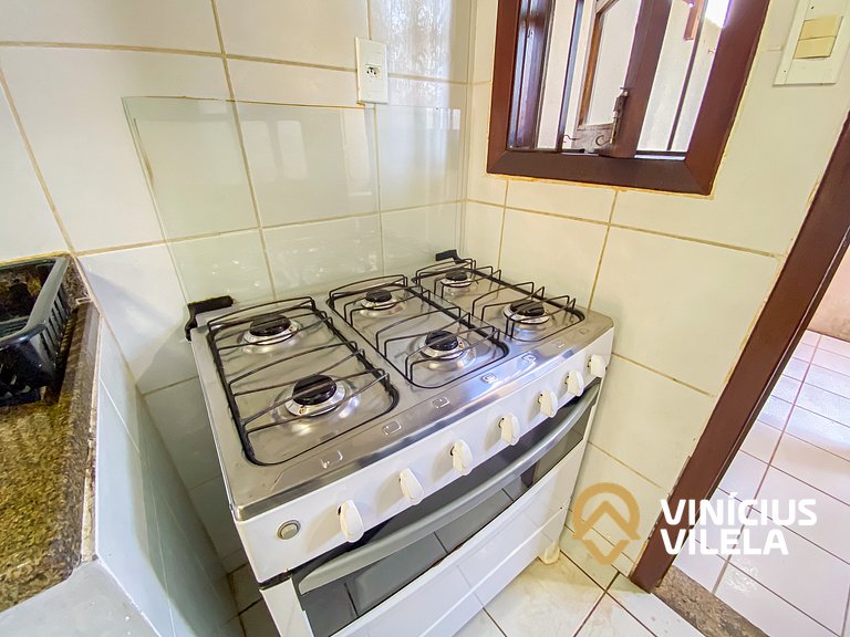 Casa com 3 suítes ambas com ar condicionado e TV, banheiros