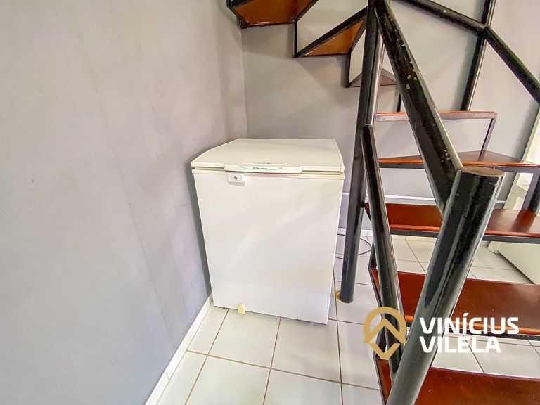 Casa com 3 suítes ambas com ar condicionado e TV, banheiros