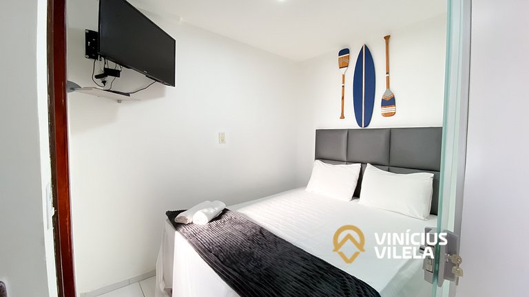 Casa com 3 suítes ambas com ar condicionado e TV, banheiros