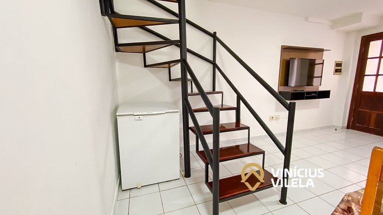 Casa com 3 suítes ambas com ar condicionado e TV, banheiros