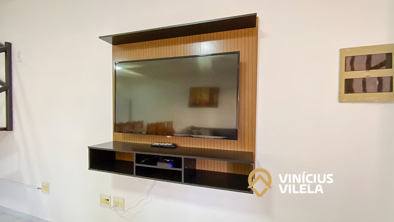 Casa com 3 suítes ambas com ar condicionado e TV, banheiros