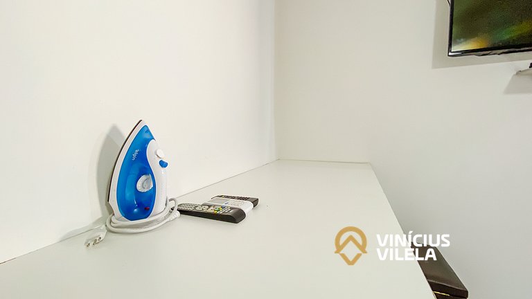 Casa com 3 suítes ambas com ar condicionado e TV, banheiros