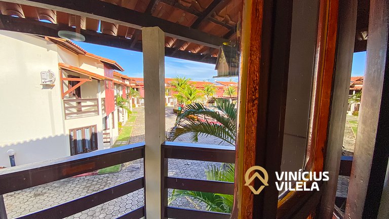 Casa com 3 suítes ambas com ar condicionado e TV, banheiros