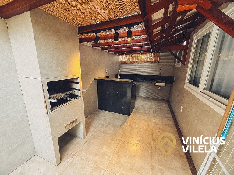 Casa com 3 suítes, sala climatizada, área gourmet privativa,