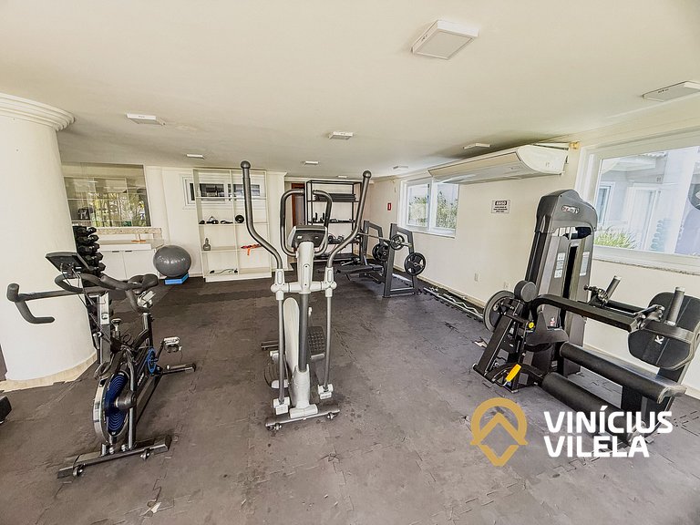 Casa toda climatizada com 2 suítes, gourmet privativo e inte