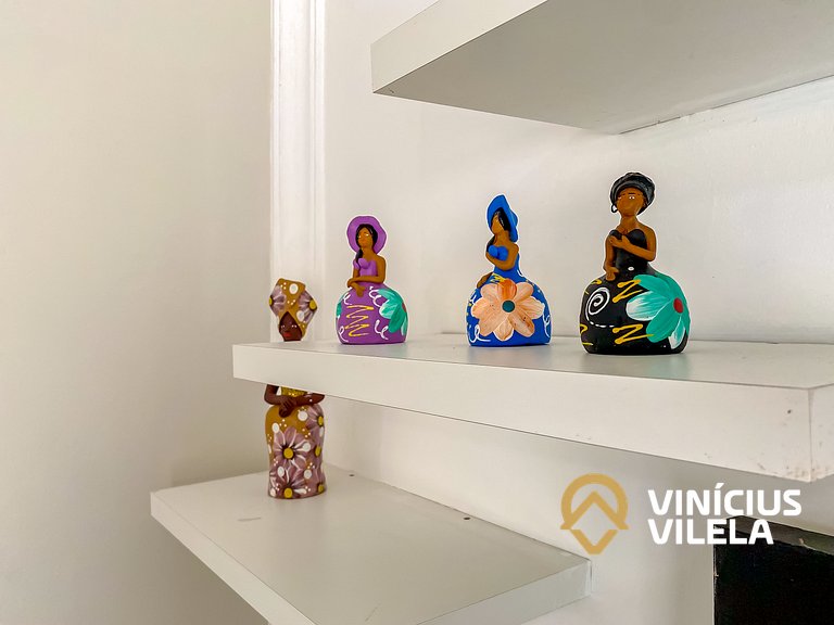 Apto Térreo 2 quartos sendo 1 suite (ambos com ar), acomodam