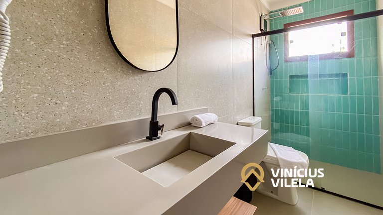 Apto Térreo todo reformado com 2 quartos ambos com ar condic