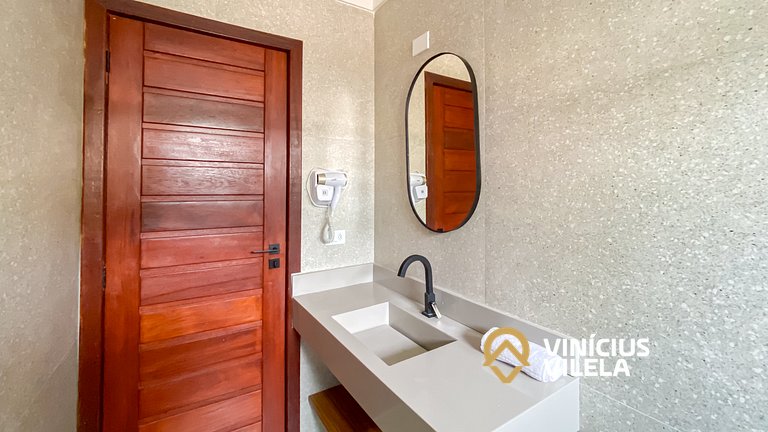 Apto Térreo todo reformado com 2 quartos ambos com ar condic