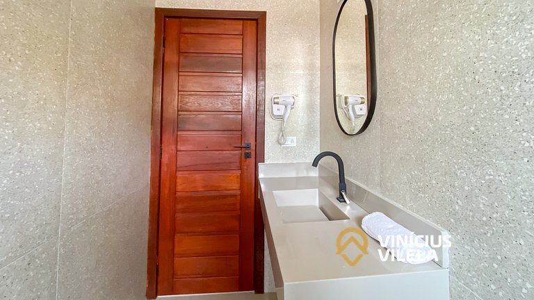 Apto Térreo todo reformado com 2 quartos ambos com ar condic