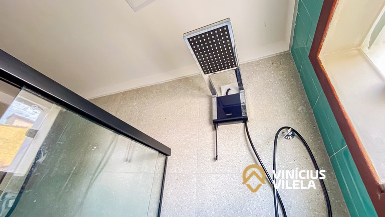 Apto Térreo todo reformado com 2 quartos ambos com ar condic