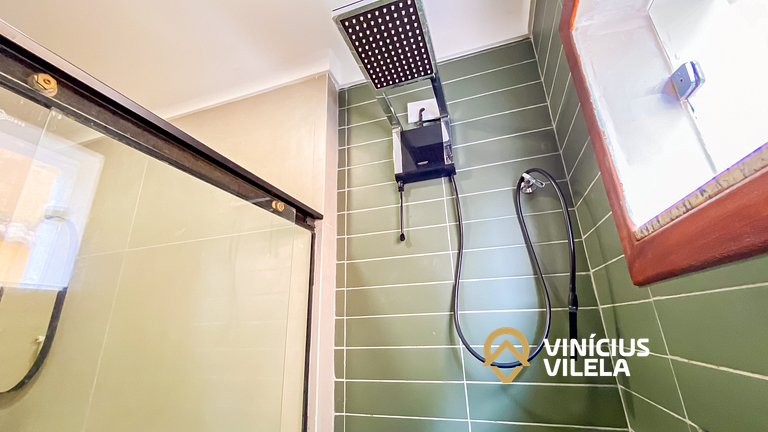 Apto Térreo todo reformado com 2 quartos ambos com ar condic