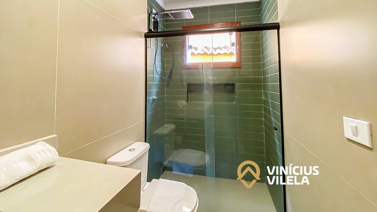 Apto Térreo todo reformado com 2 quartos ambos com ar condic