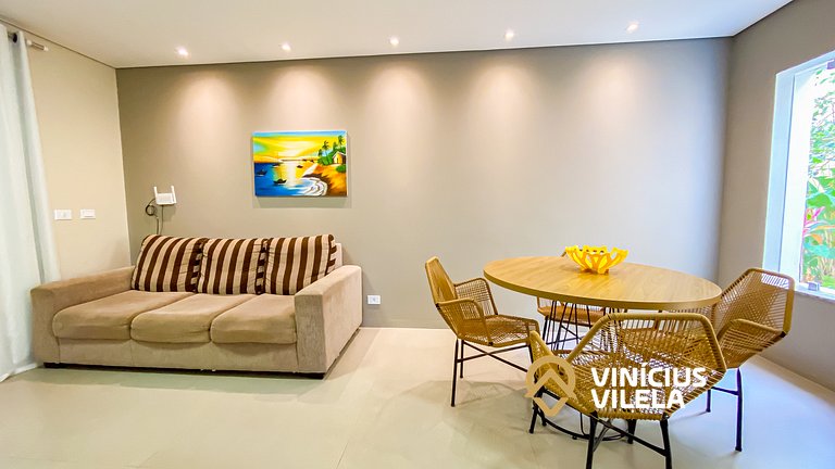 Apto Térreo todo reformado com 2 quartos ambos com ar condic