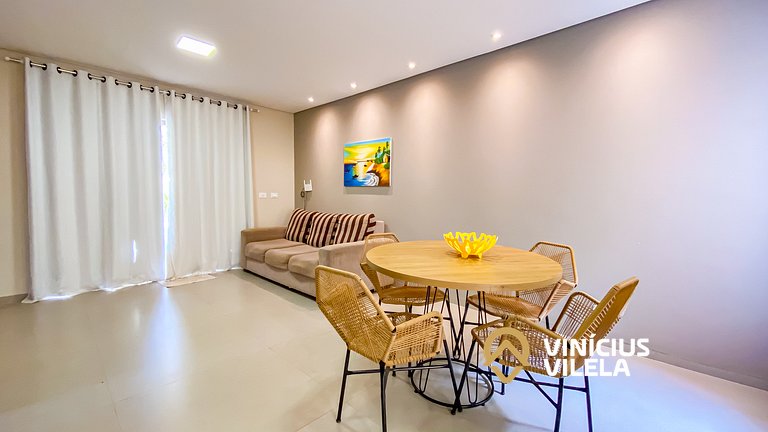 Apto Térreo todo reformado com 2 quartos ambos com ar condic