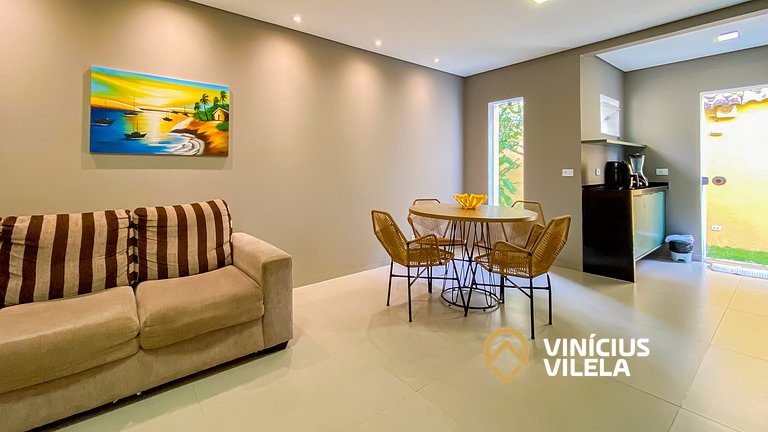 Apto Térreo todo reformado com 2 quartos ambos com ar condic