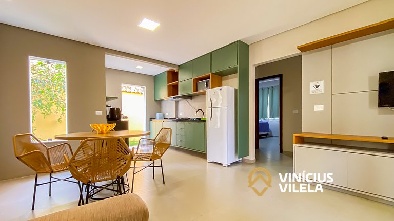 Apto Térreo todo reformado com 2 quartos ambos com ar condic