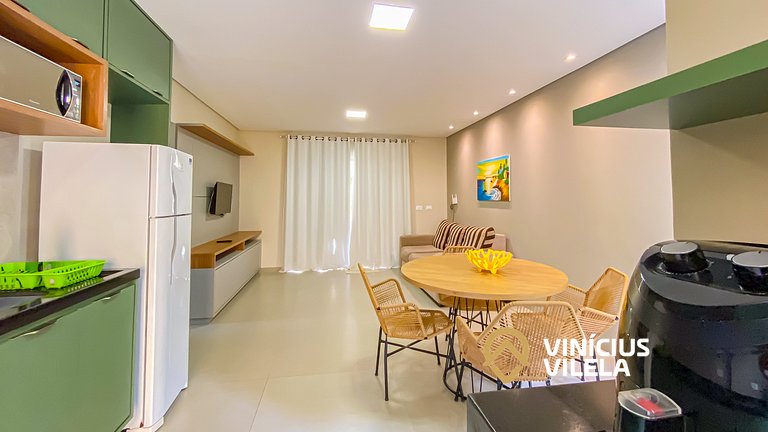 Apto Térreo todo reformado com 2 quartos ambos com ar condic