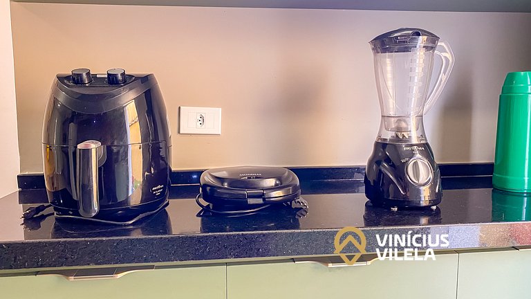 Apto Térreo todo reformado com 2 quartos ambos com ar condic