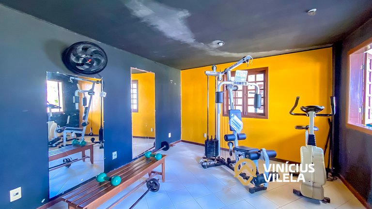 Apê Térreo com 3 quartos (ambos com ar condicionado), intern