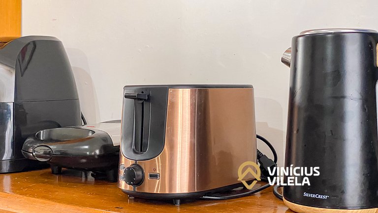 Apê Térreo com 3 quartos (ambos com ar condicionado), intern