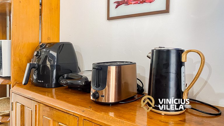 Apê Térreo com 3 quartos (ambos com ar condicionado), intern