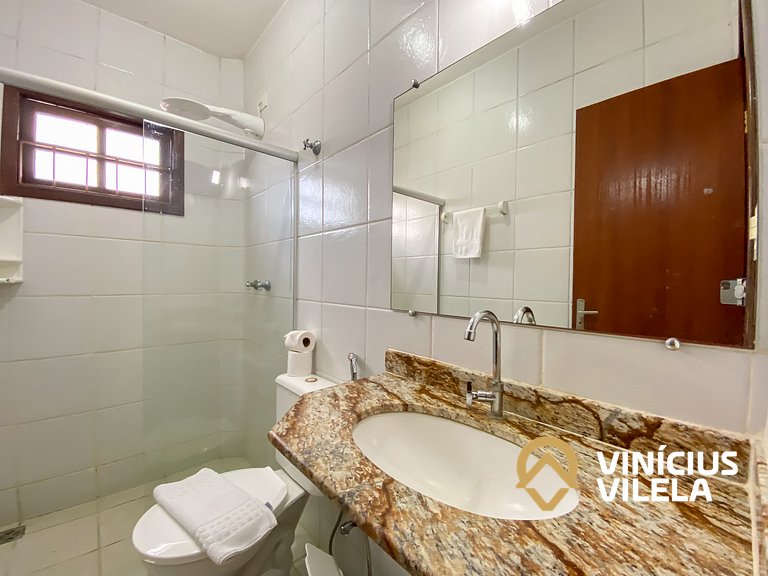 Casa com 3 suítes (todas com ar condicionado), internet 300M