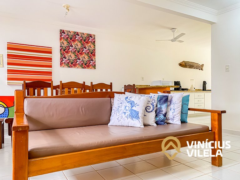 Casa com 3 suítes (todas com ar condicionado), internet 300M