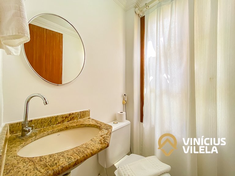 Casa com 3 suítes (todas com ar condicionado), internet 300M