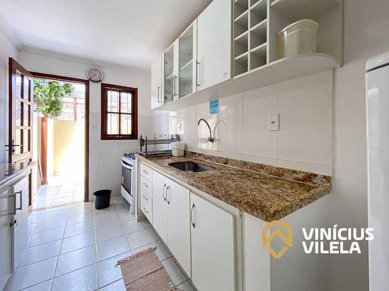 Casa com 3 suítes (todas com ar condicionado), internet 300M