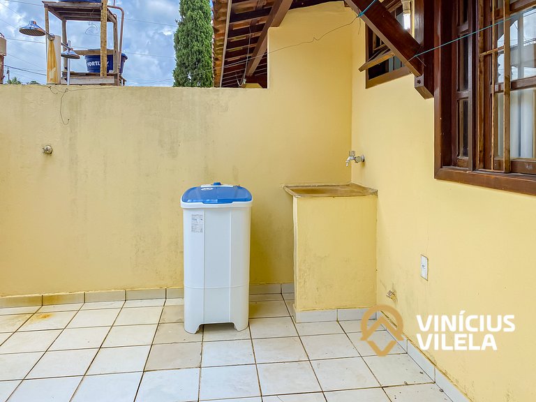 Casa com 3 suítes (todas com ar condicionado), internet 300M