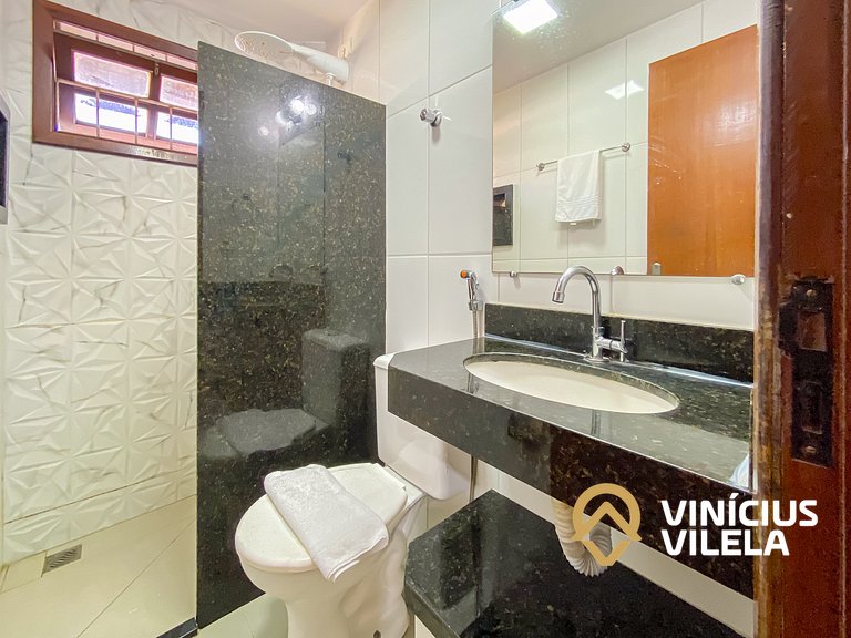 Casa diferenciada e reformada, com 3 suítes (todas com ar co