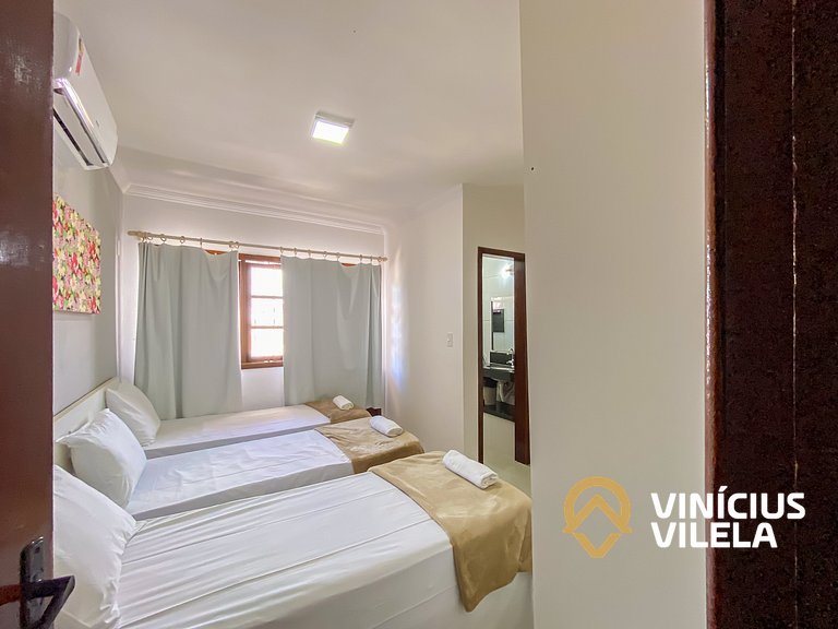 Casa diferenciada e reformada, com 3 suítes (todas com ar co