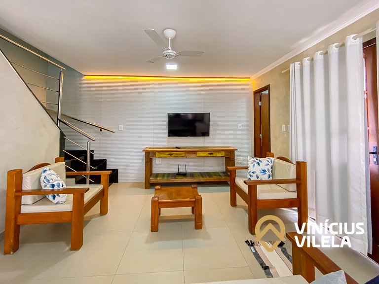 Casa diferenciada e reformada, com 3 suítes (todas com ar co